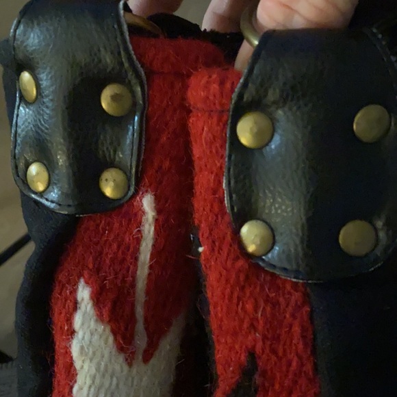 Forever 21 ~ Pendleton style “Carpet” Bag Purse w/black belt leather like strap! - Picture 14 of 15